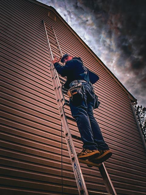 Ice dam roof leak winter damage — New Holland, PA